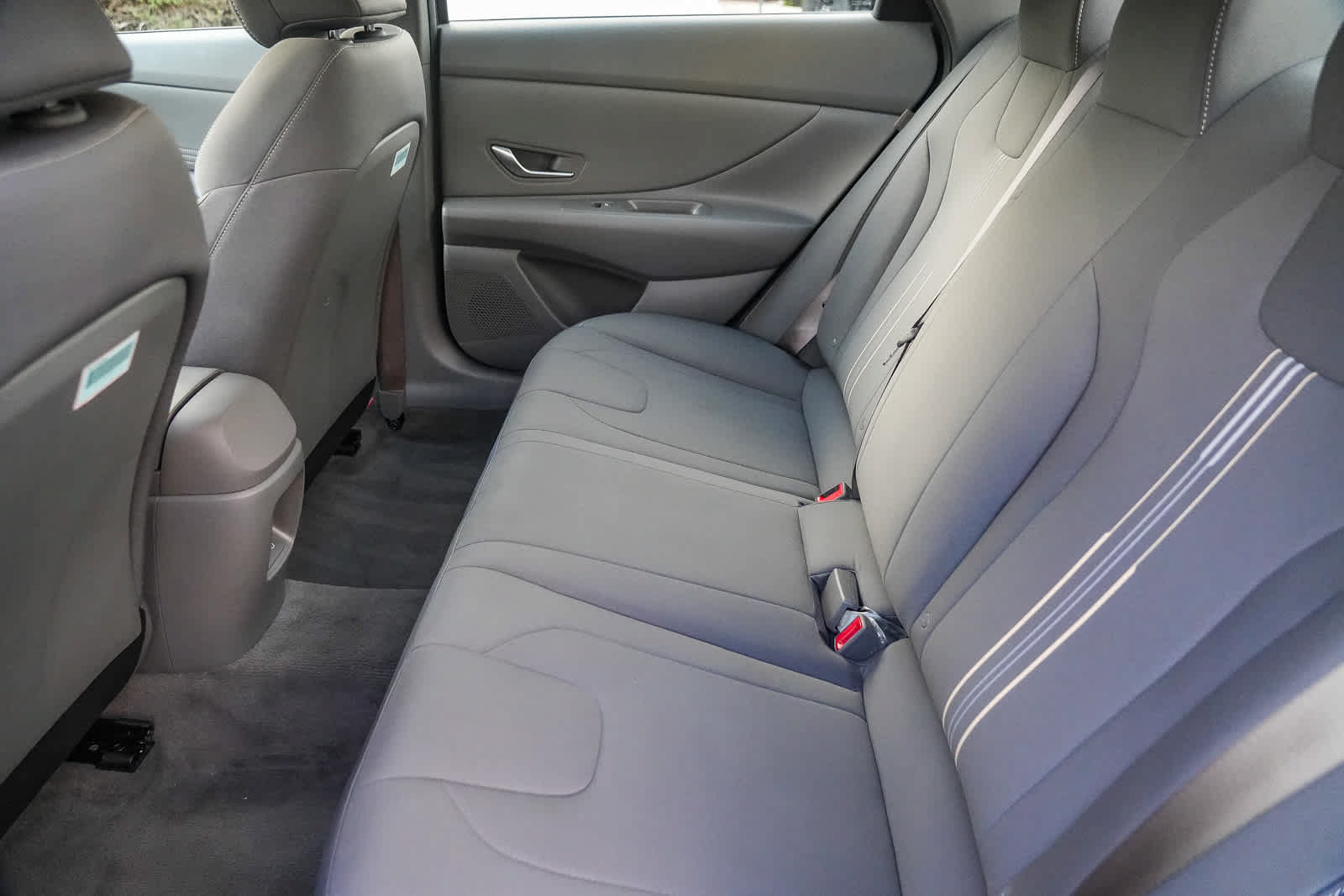 Used 2025 Hyundai Elantra SEL FWD image 18