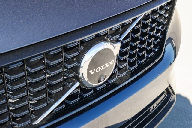 New 2026 Volvo XC40 B5 Ultra w/ Climate Package image 11