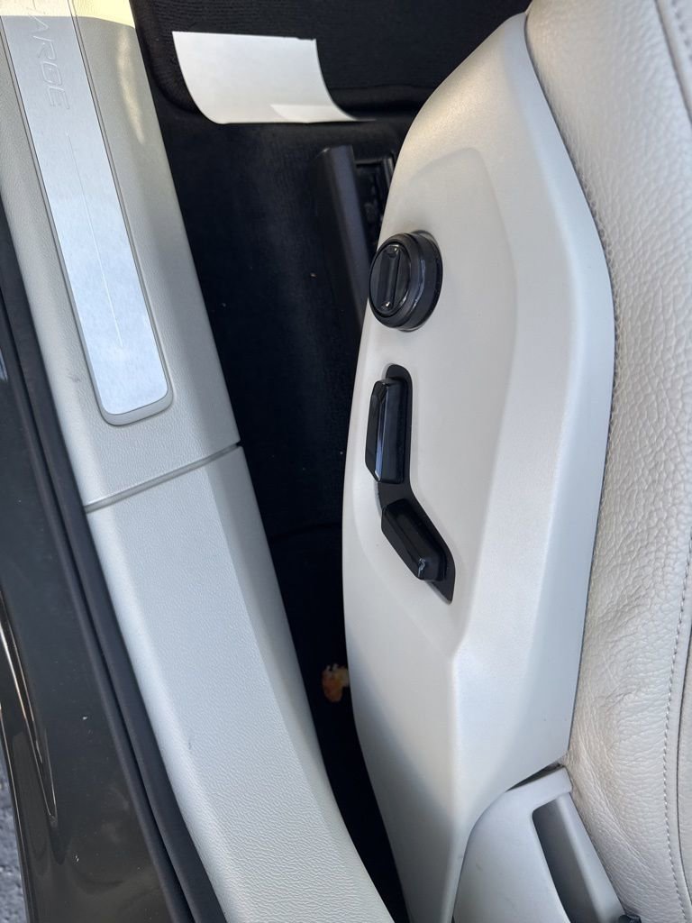 Used 2022 Volvo XC60 T8 Inscription Expression w/ Advanced Package image 5