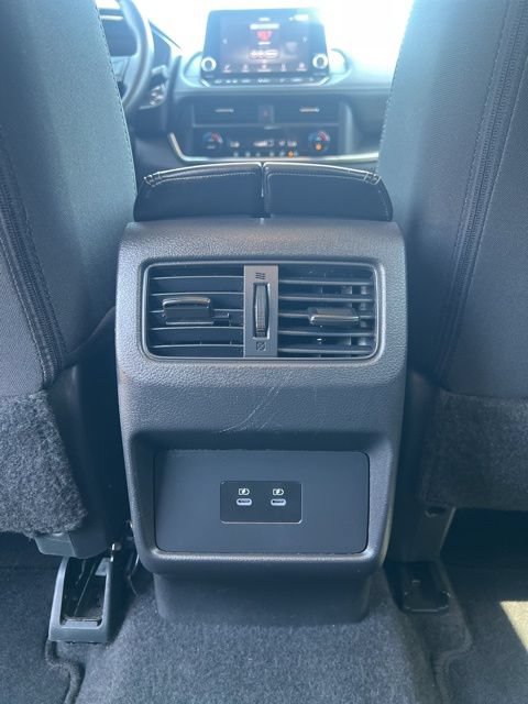 Used 2025 Nissan Rogue SV FWD image 28
