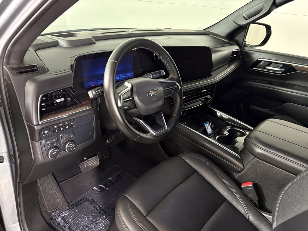 Used 2025 Chevrolet Suburban Z71 AWD/4WD image 19