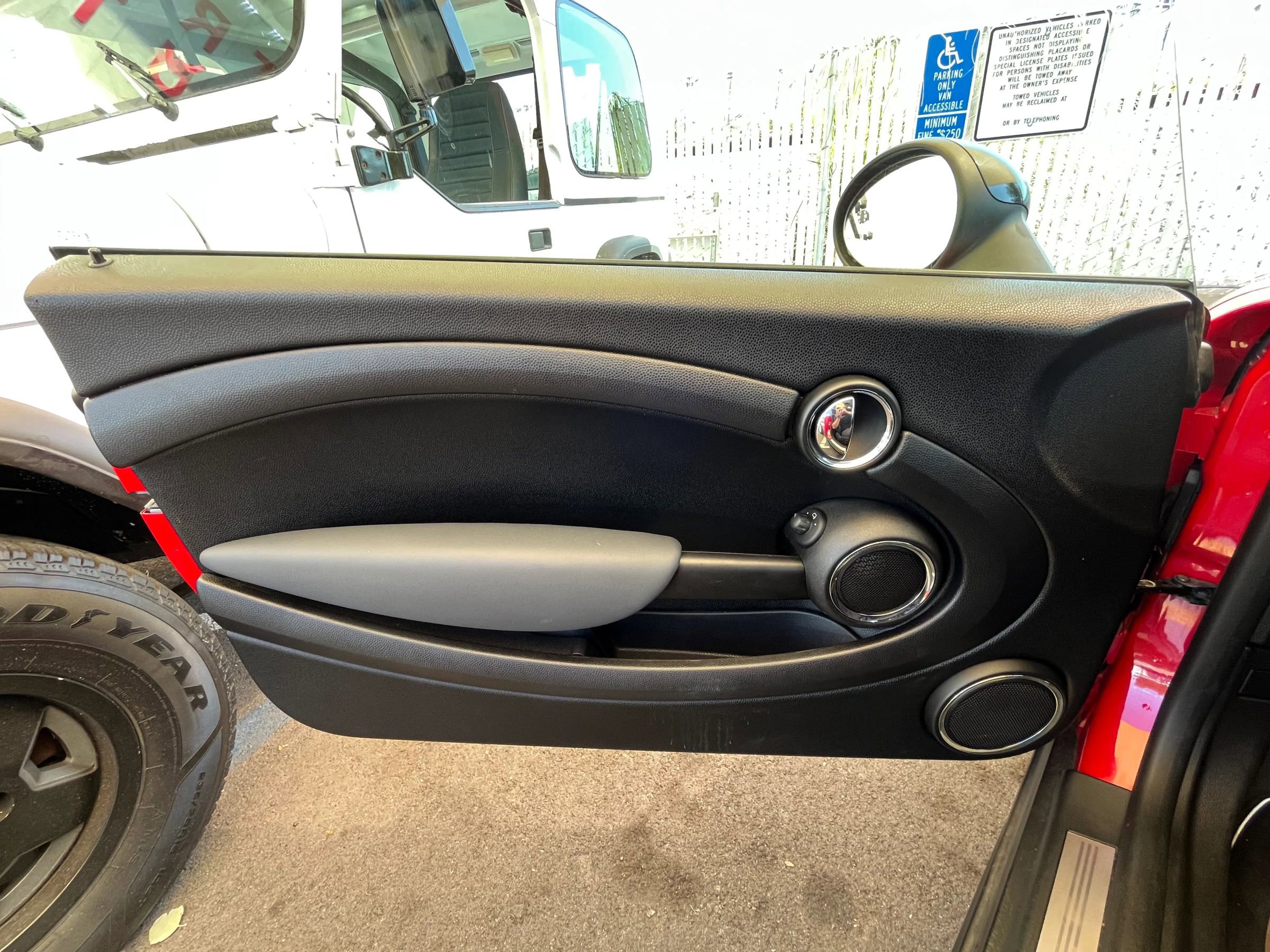 Used 2011 MINI Cooper Clubman image 9