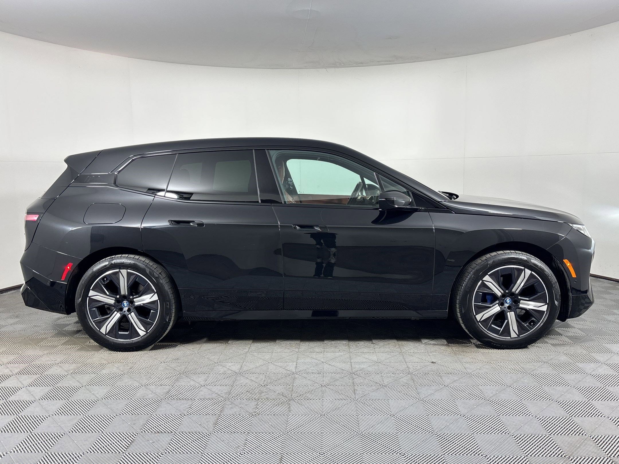 Certified 2023 BMW iX xDrive50 w/ Sport Package AWD/4WD image 8