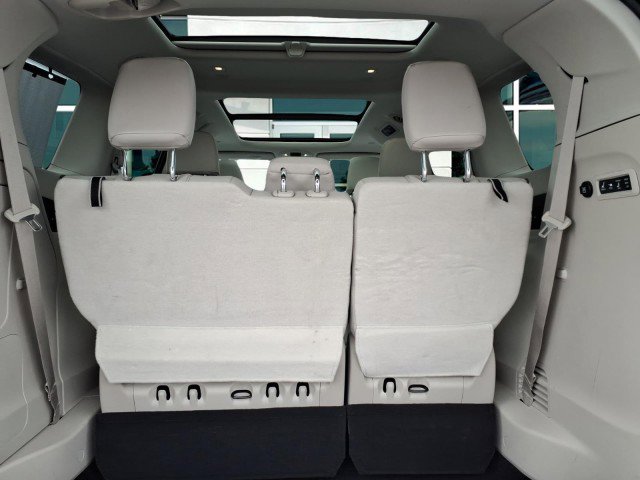 Used 2017 Chrysler Pacifica Limited w/ UConnect Theater Package image 9