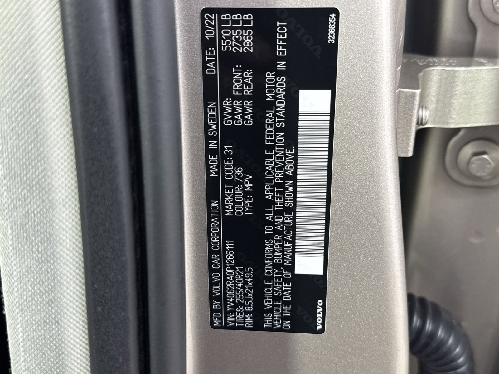 Used 2023 Volvo XC60 B6 Ultimate w/ Protection Package Premier image 34