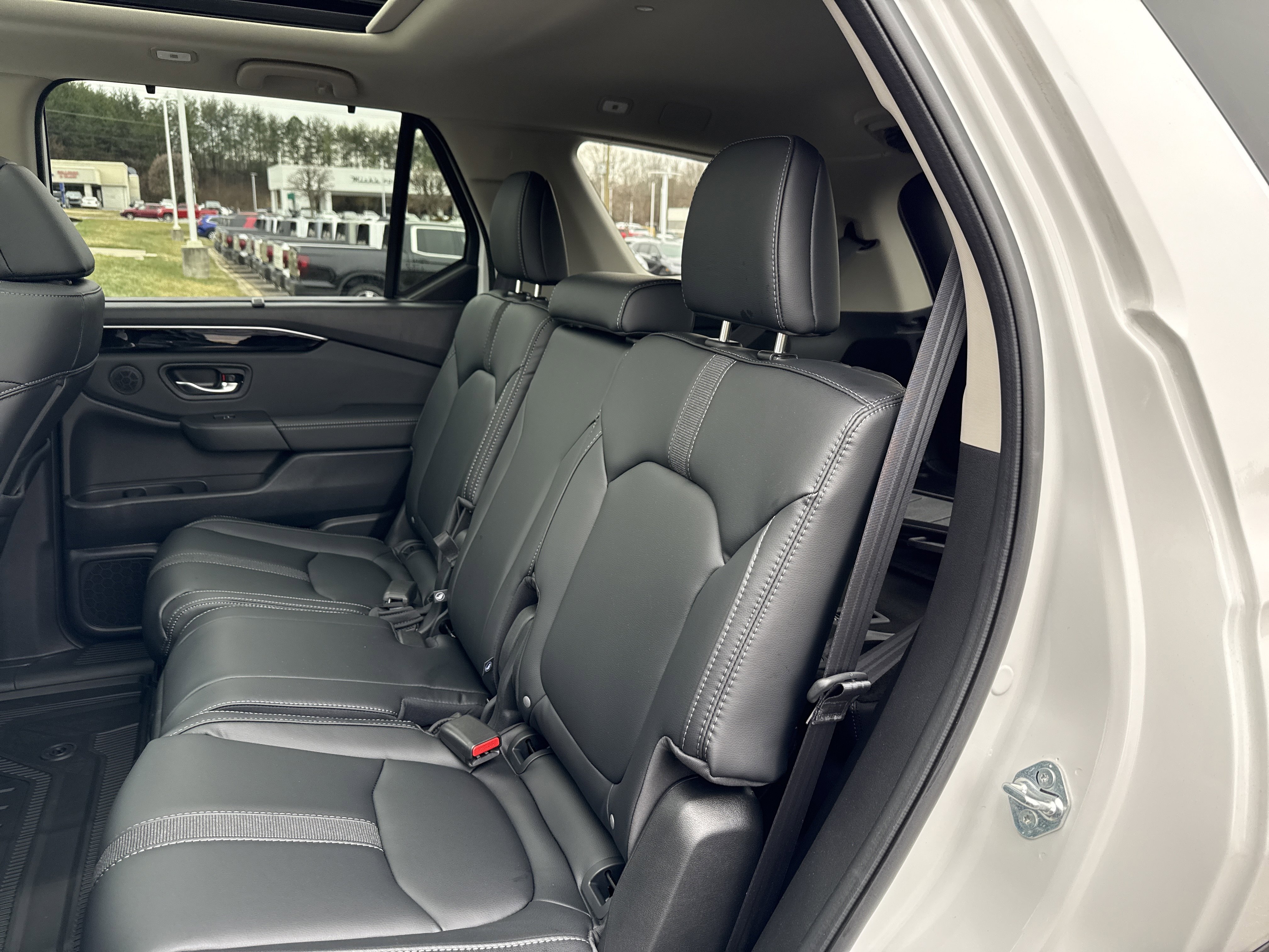 Certified 2025 Honda Pilot Touring image 32