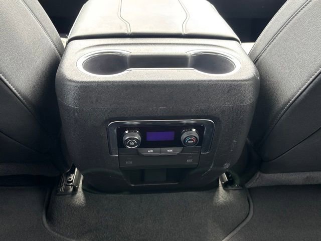 Used 2025 Chevrolet Suburban Z71 AWD/4WD image 33