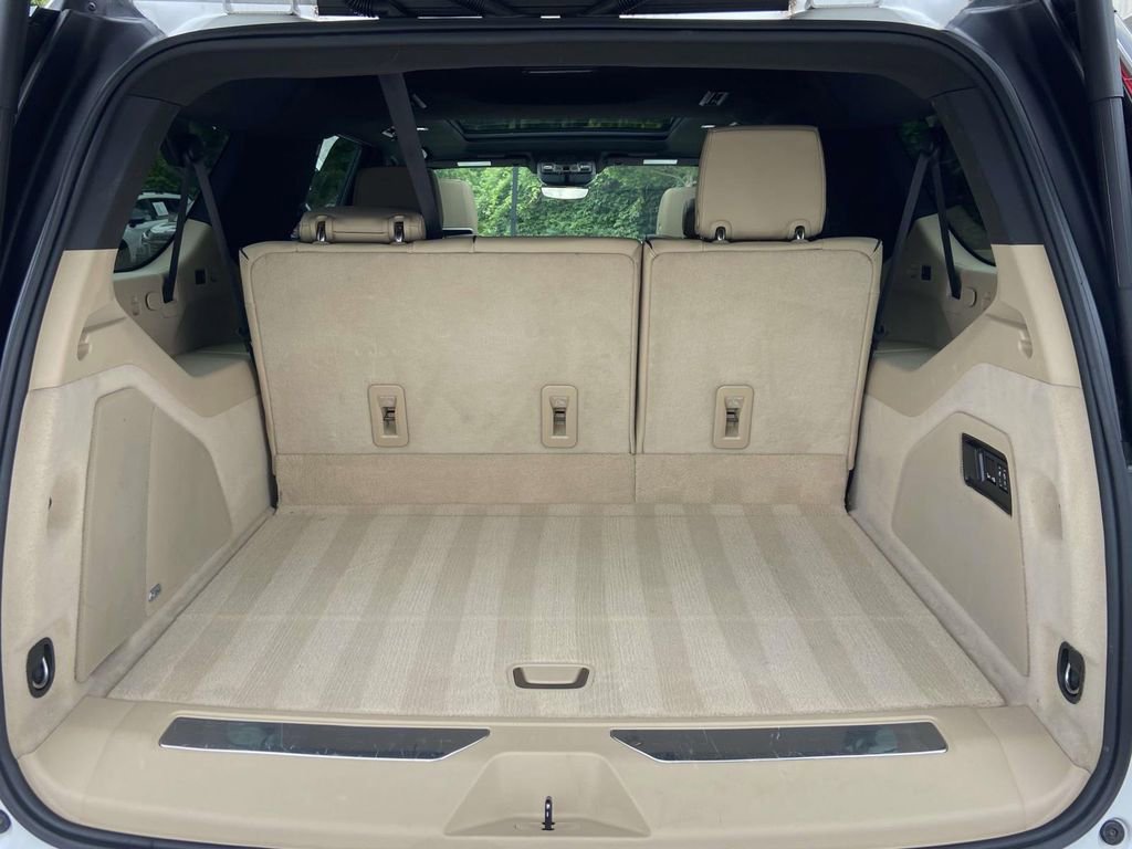 Used 2022 Cadillac Escalade ESV Premium Luxury AWD/4WD image 10