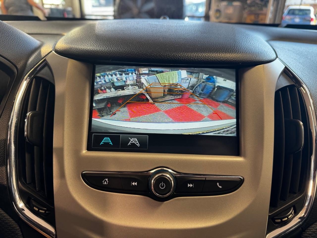Used 2017 Chevrolet Cruze LS FWD image 22