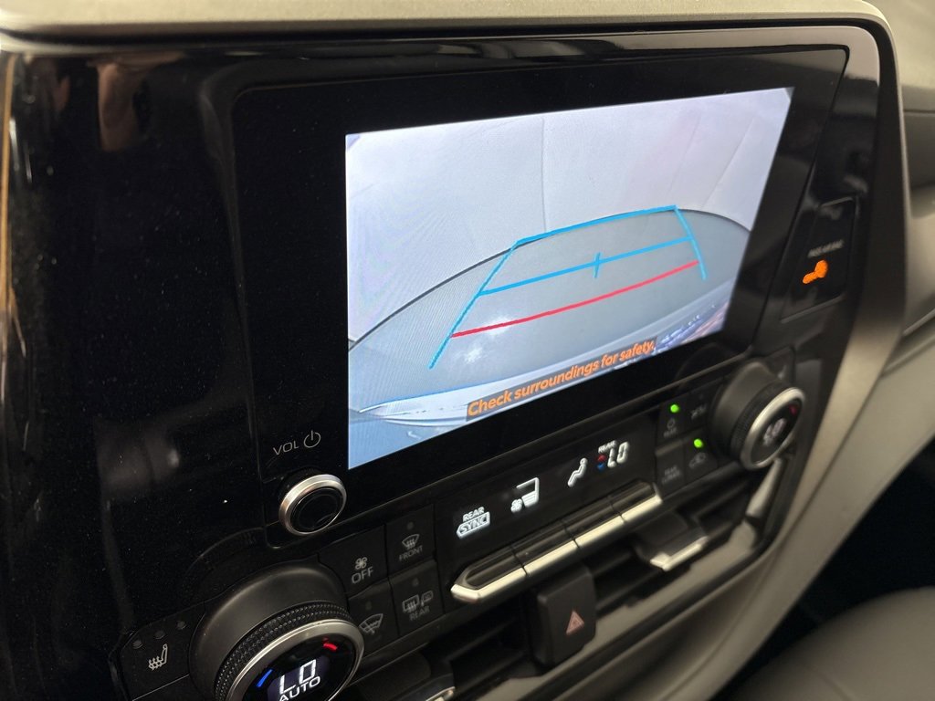 Used 2023 Toyota Highlander XLE image 28