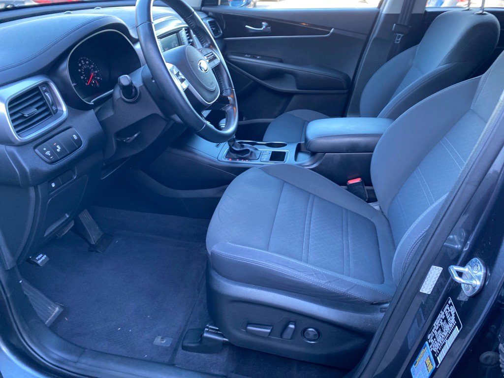 Used 2020 Kia Sorento LX w/ LX I4 Convenience Package image 9