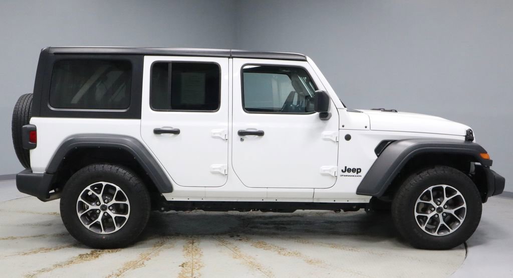 Used 2024 Jeep Wrangler Sport S image 11