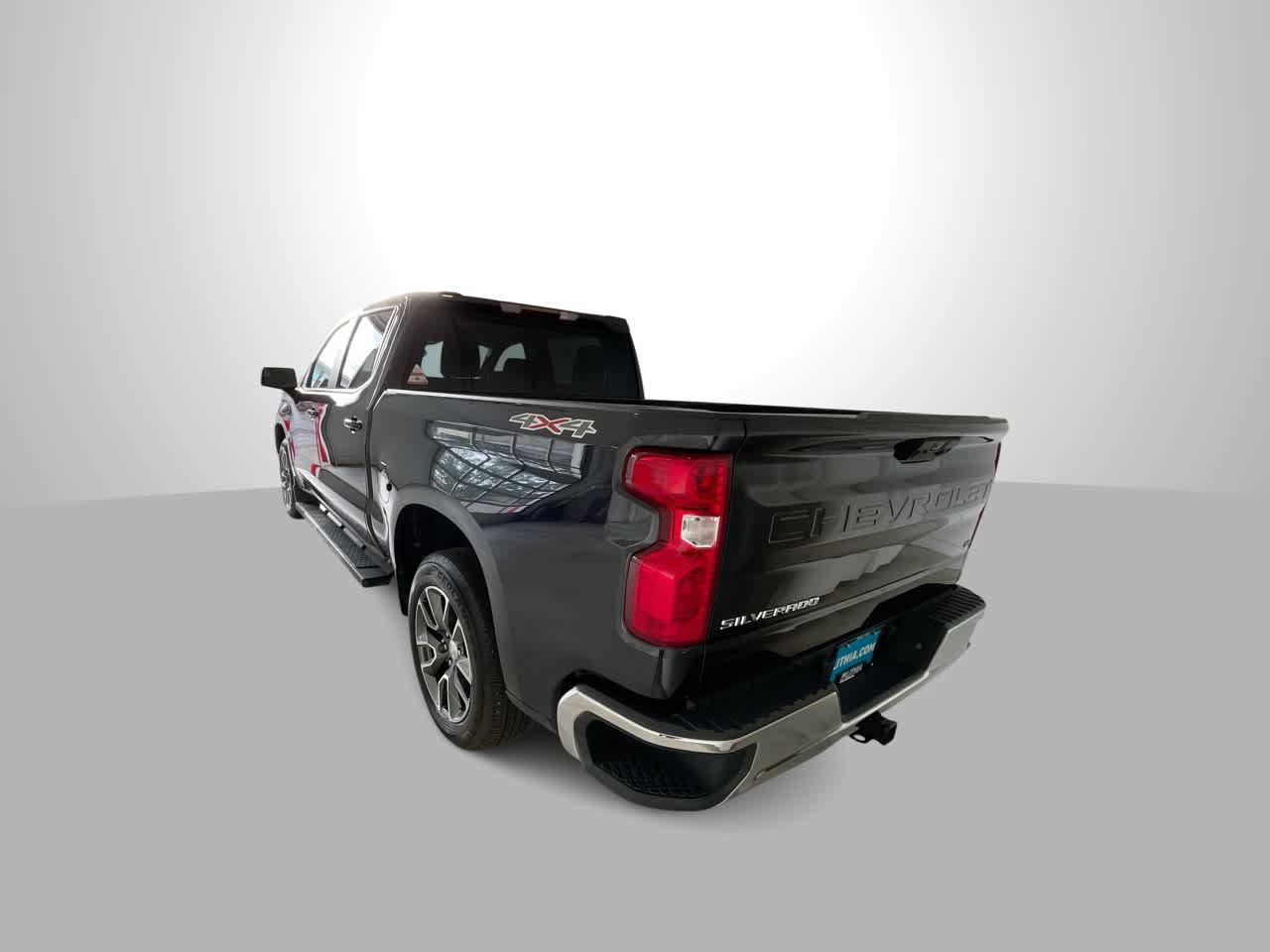 Used 2022 Chevrolet Silverado 1500 LT AWD/4WD image 6