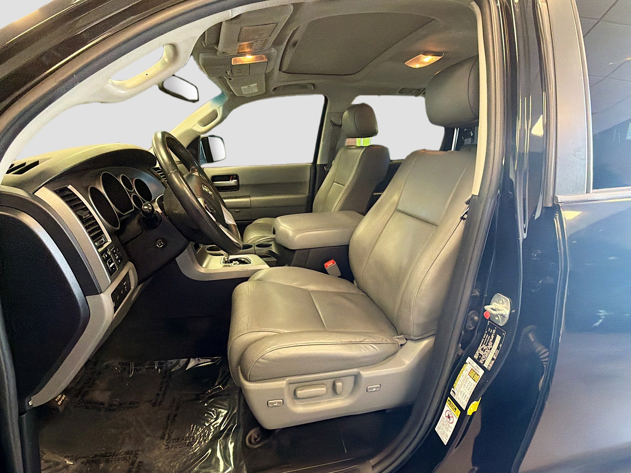 Used 2016 Toyota Sequoia Limited w/ Safety & Convenience Package image 13