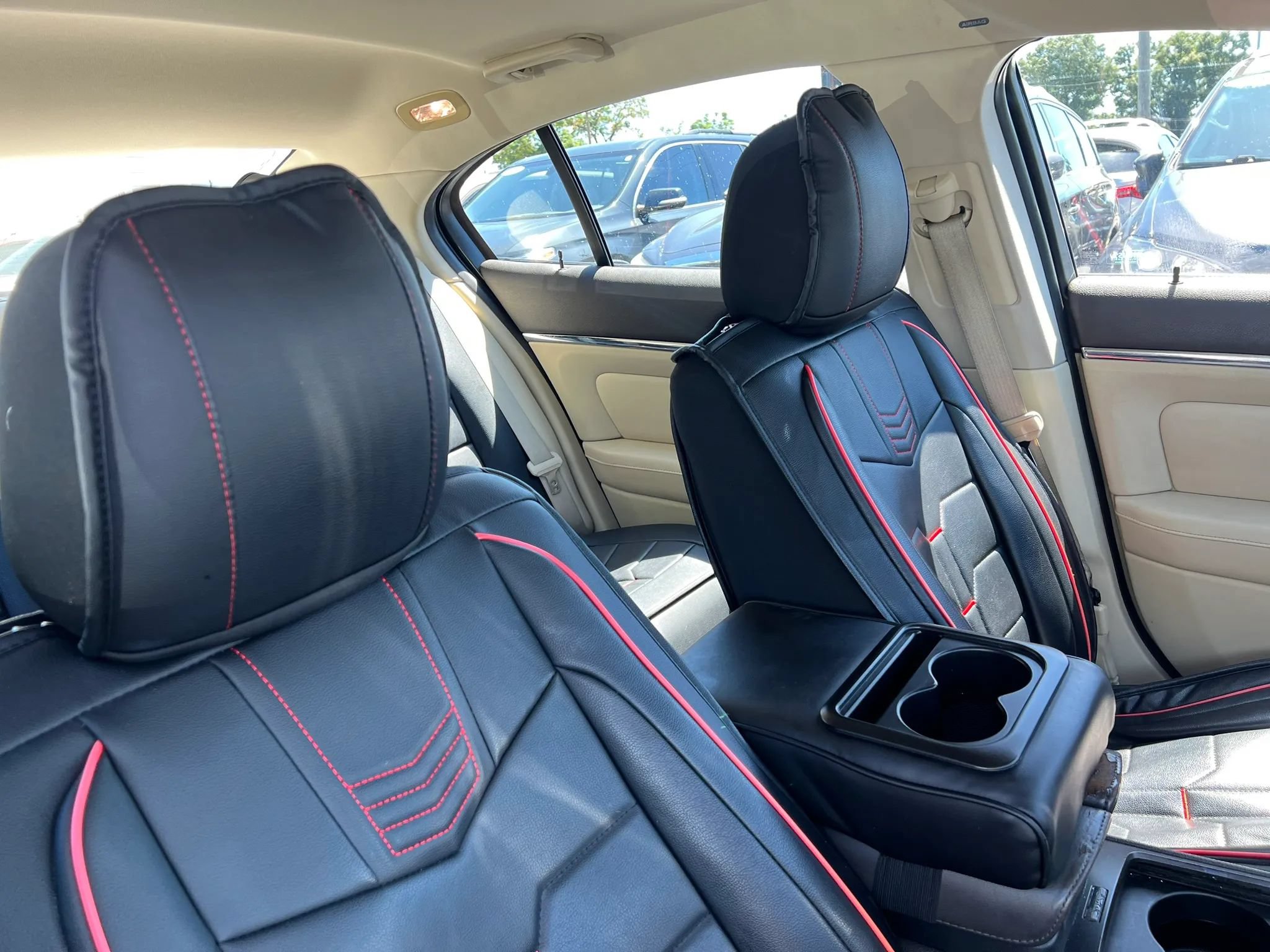 Used 2014 Lincoln MKS FWD image 18