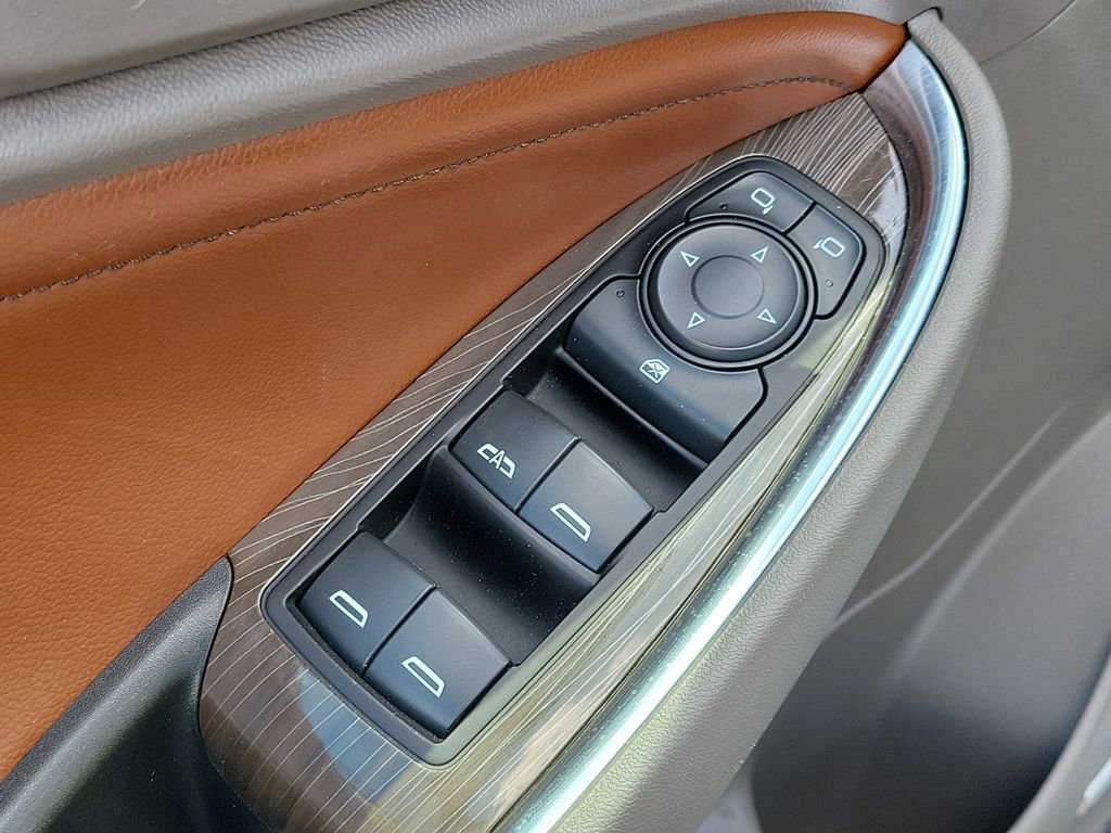 Used 2018 Chevrolet Malibu Premier w/ Premier Sun and Wheel Package FWD image 19