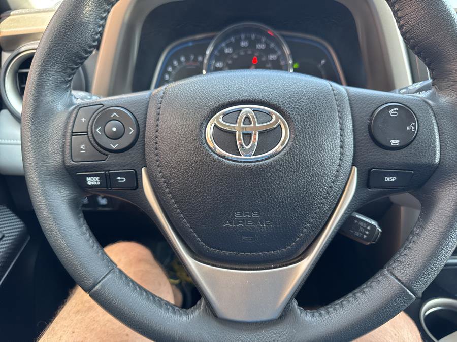 Used 2015 Toyota RAV4 Limited image 28