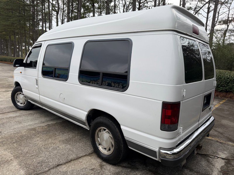 Used 2002 Ford E-150 and Econoline 150 image 5