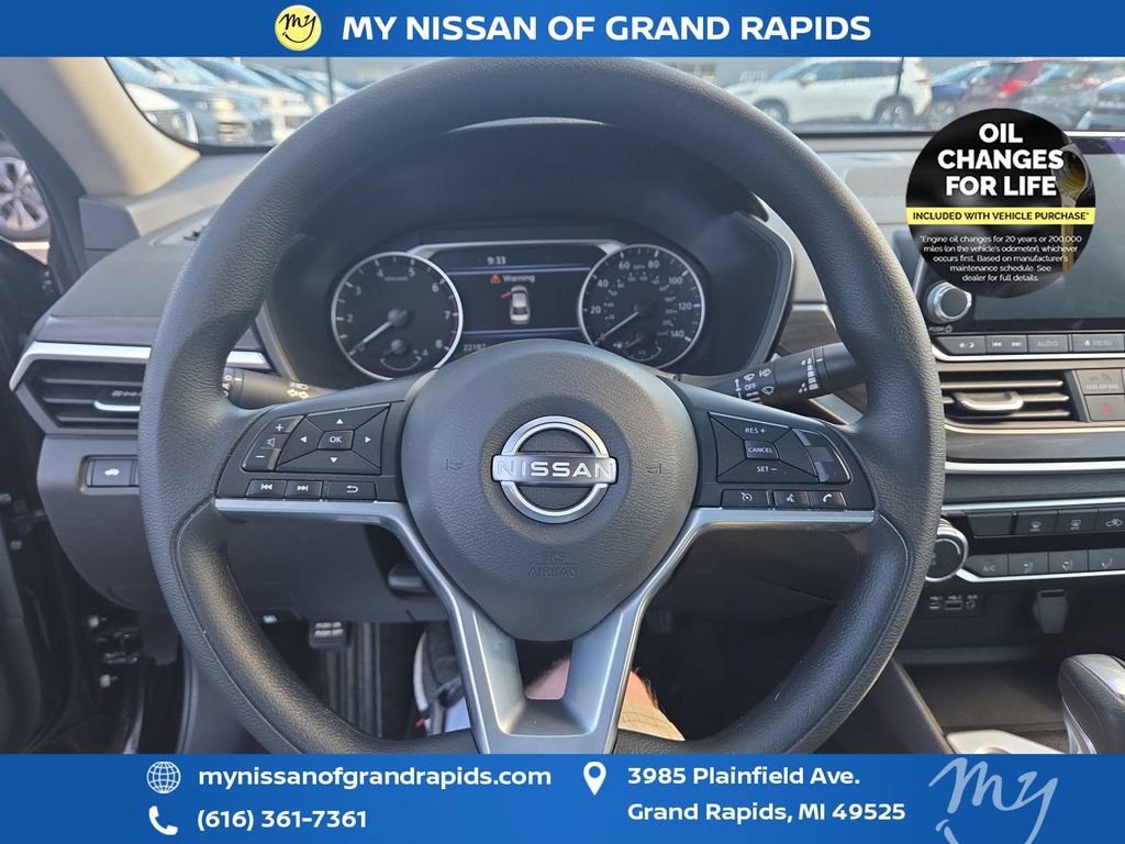 Used 2025 Nissan Altima 2.5 SV FWD image 15