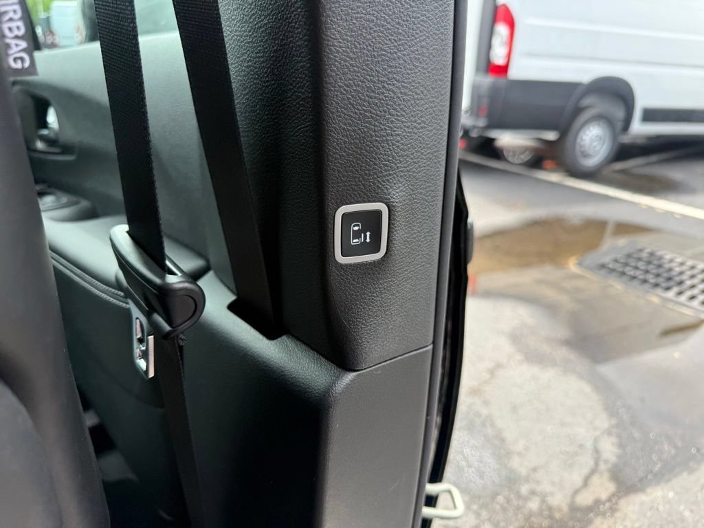 New 2027 Chrysler Pacifica Select FWD image 48