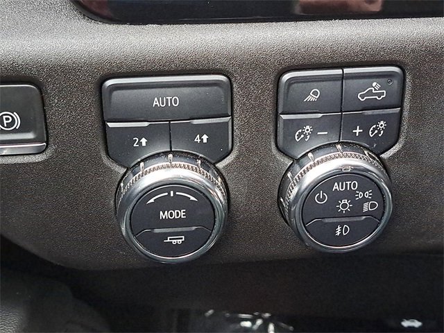 Used 2025 GMC Sierra 1500 SLT image 17