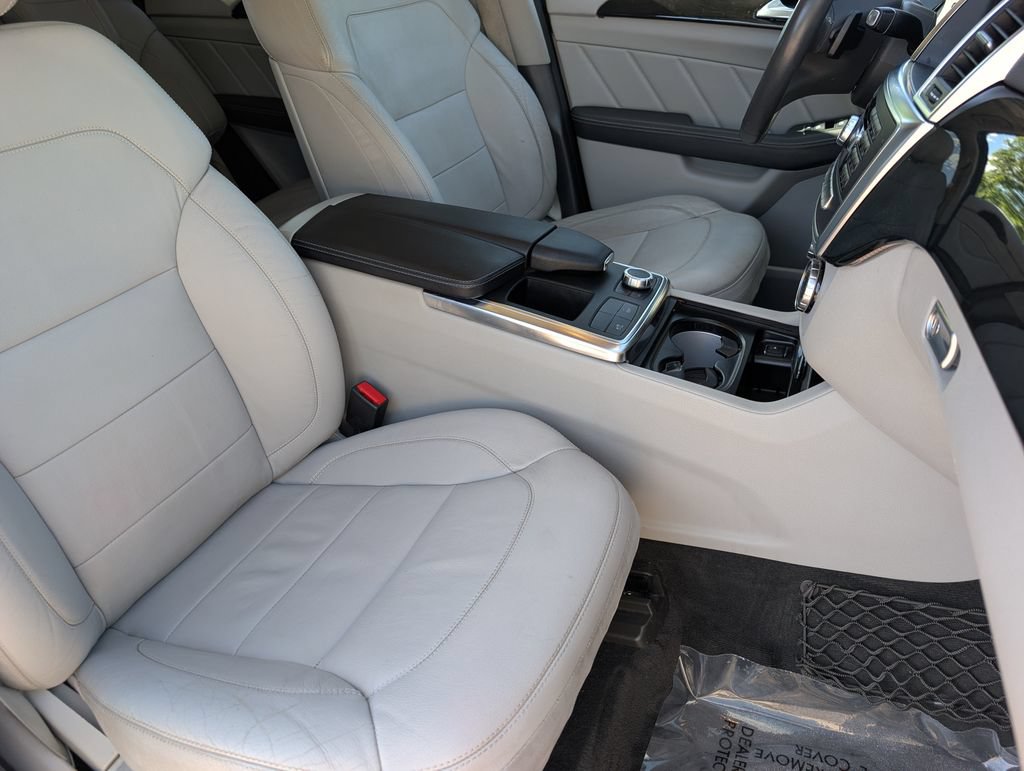 Used 2015 Mercedes-Benz GL 450 4MATIC image 24