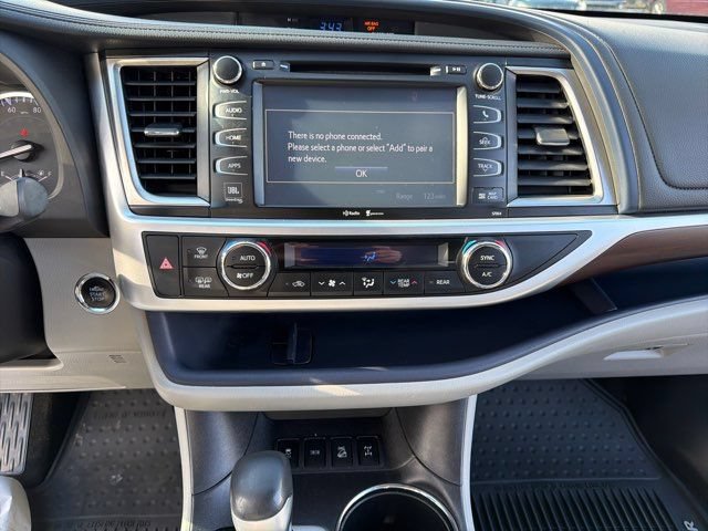 Used 2015 Toyota Highlander Limited Platinum AWD/4WD image 30