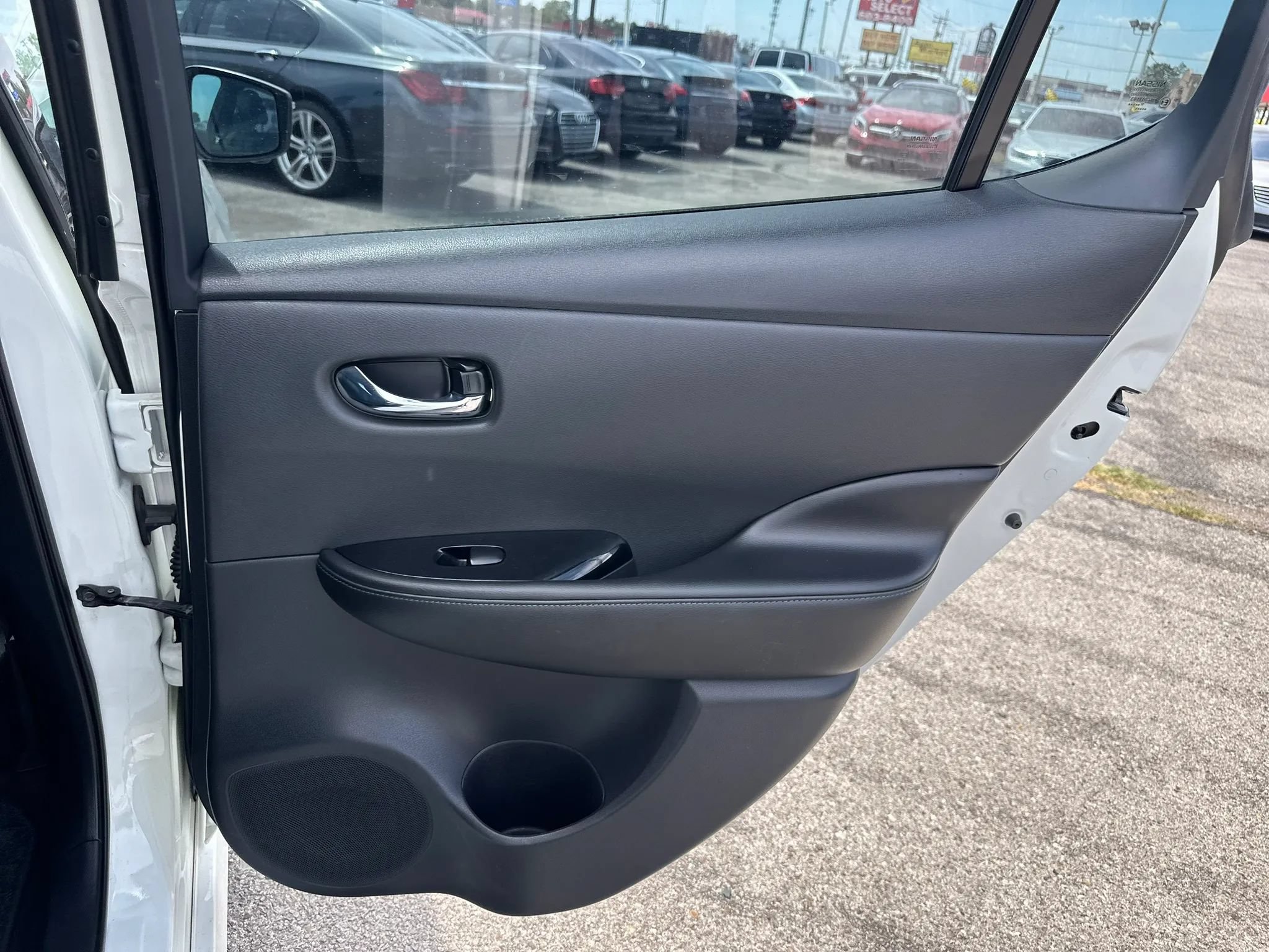 Used 2018 Nissan Leaf SL w/ SL Technology Package FWD image 22