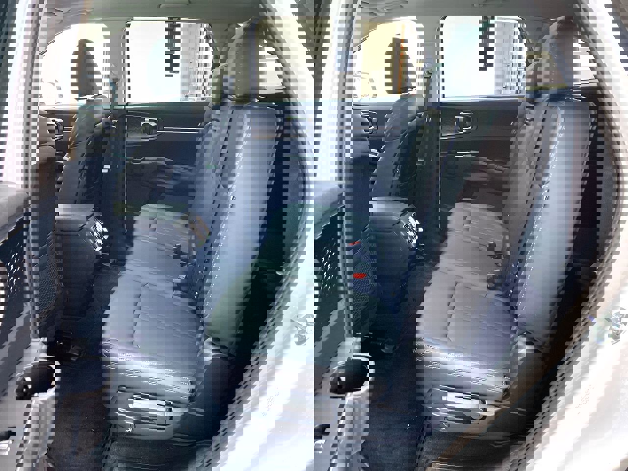 Certified 2025 Kia Sorento S w/ Panoramic Sunroof Package image 32