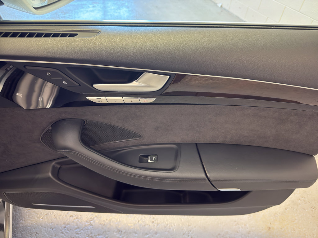 Used 2016 Audi A8 L TDI w/ Executive Package image 22