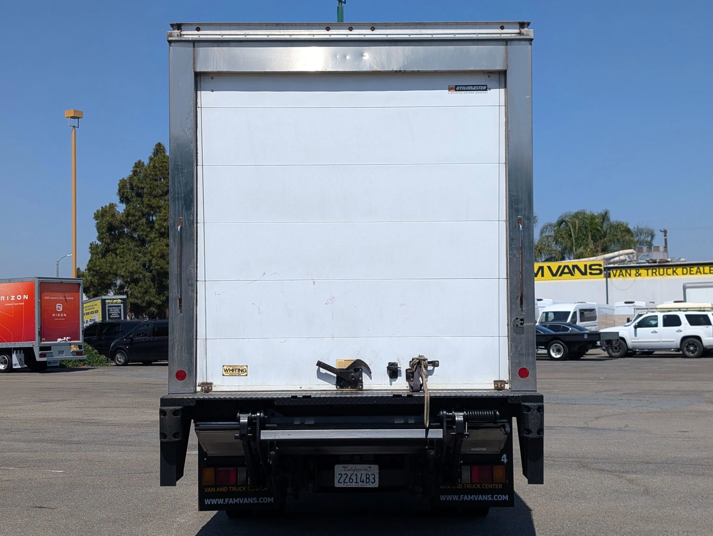 Used 2019 Isuzu NPR RWD image 6
