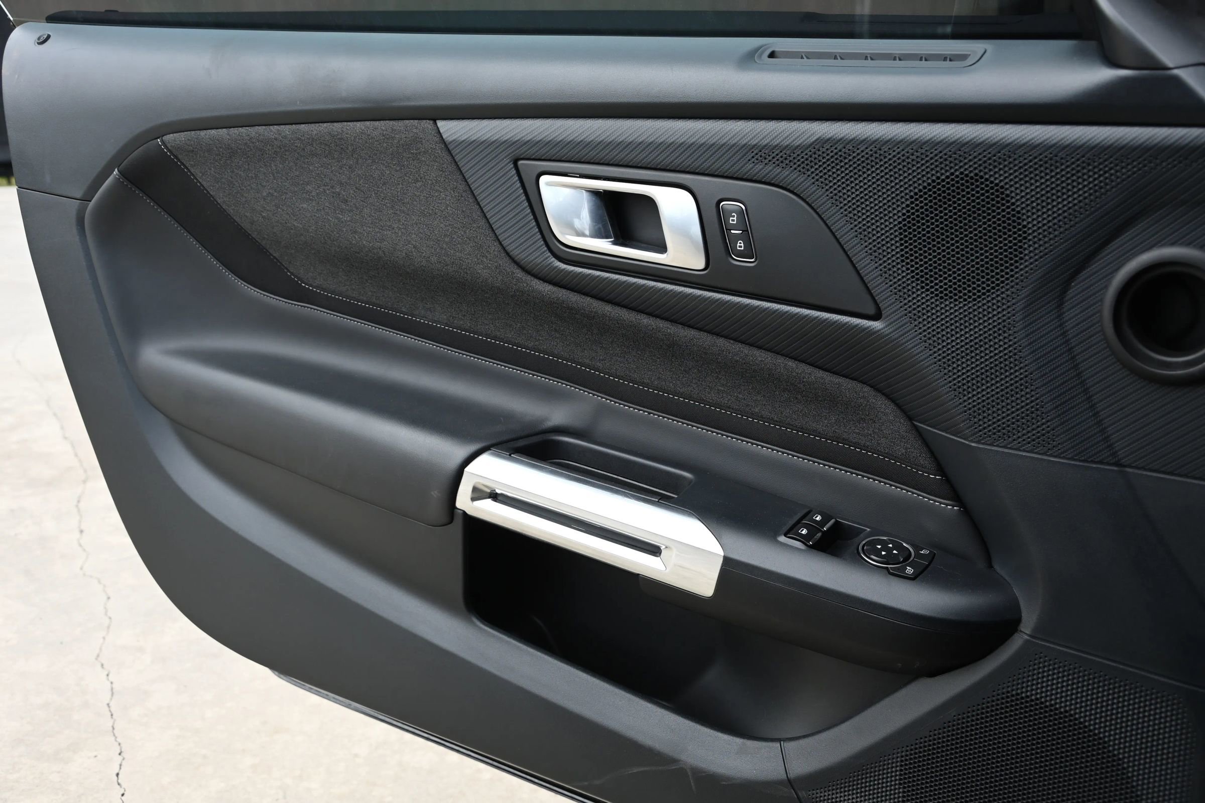 Used 2024 Ford Mustang Coupe image 23