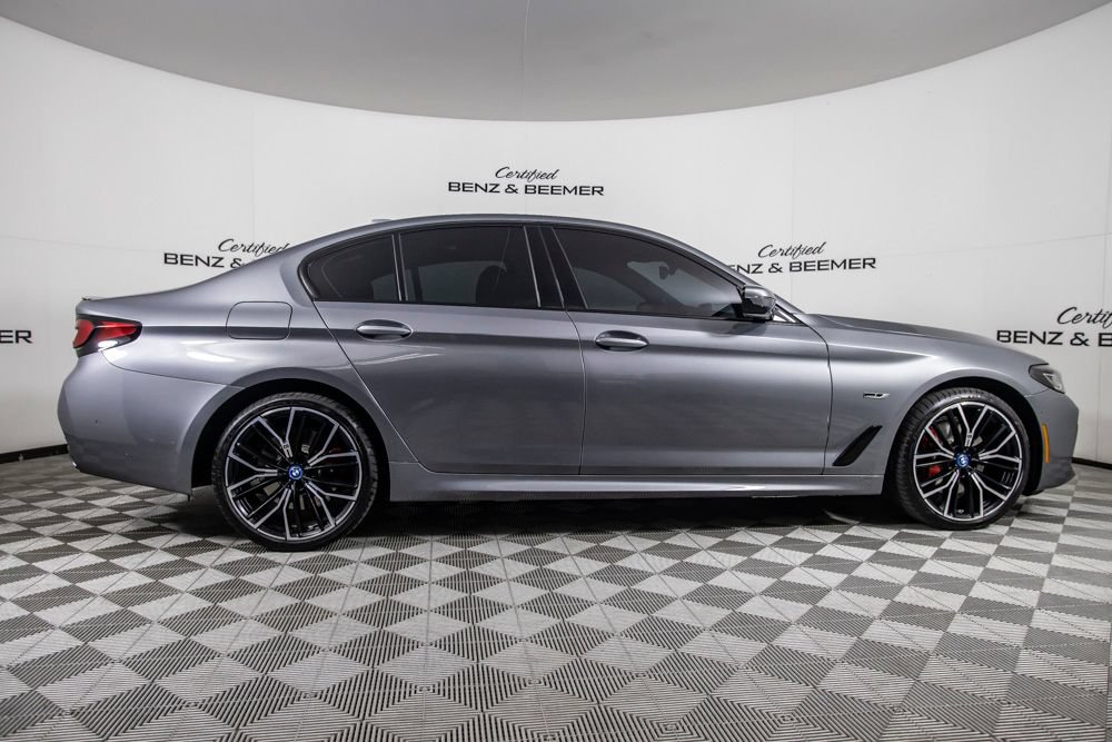 Used 2023 BMW 530e w/ M Sport Package RWD image 4