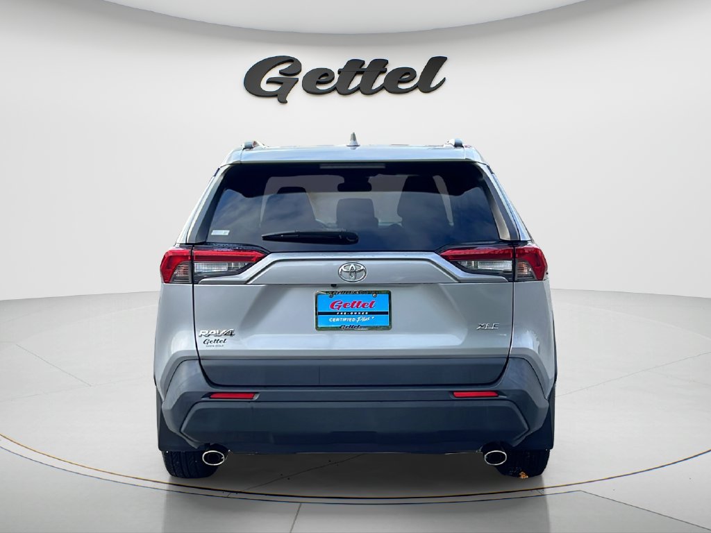 Used 2019 Toyota RAV4 XLE w/ Convenience Package FWD image 6