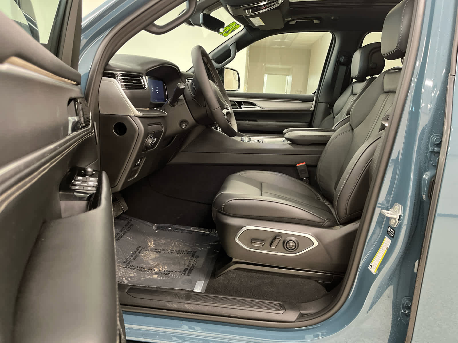 New 2026 Jeep Grand Wagoneer 4WD image 19