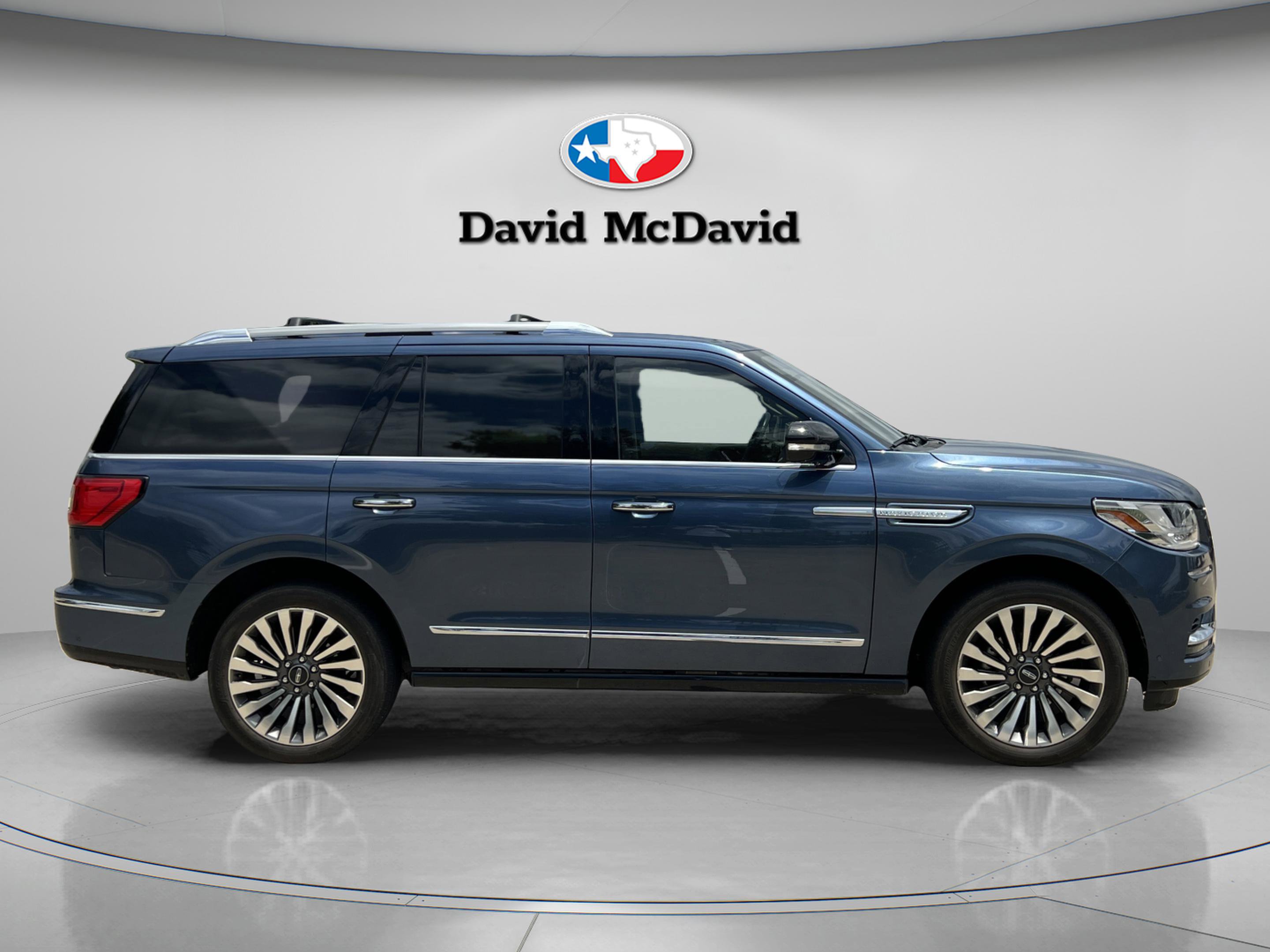 Used 2019 Lincoln Navigator Reserve w/ Cargo Package AWD/4WD image 15