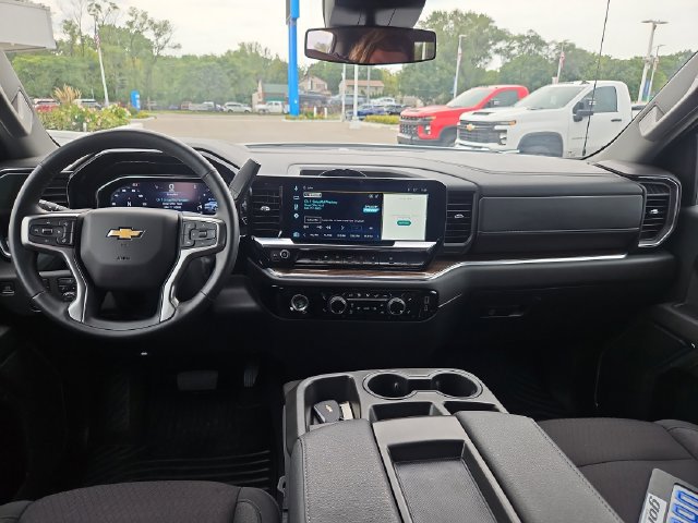 Used 2024 Chevrolet Silverado 1500 LT AWD/4WD image 13