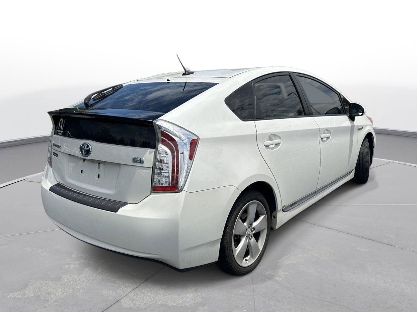 Used 2013 Toyota Prius Five FWD image 6