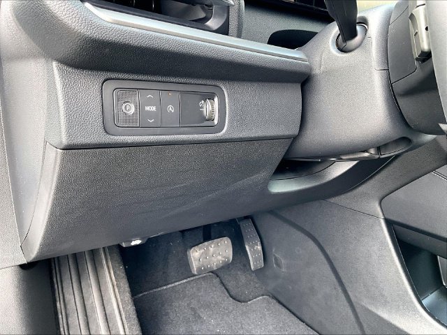 New 2027 Chevrolet Traverse LT FWD image 32