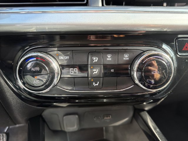 Used 2026 Chevrolet Trax LT FWD image 27