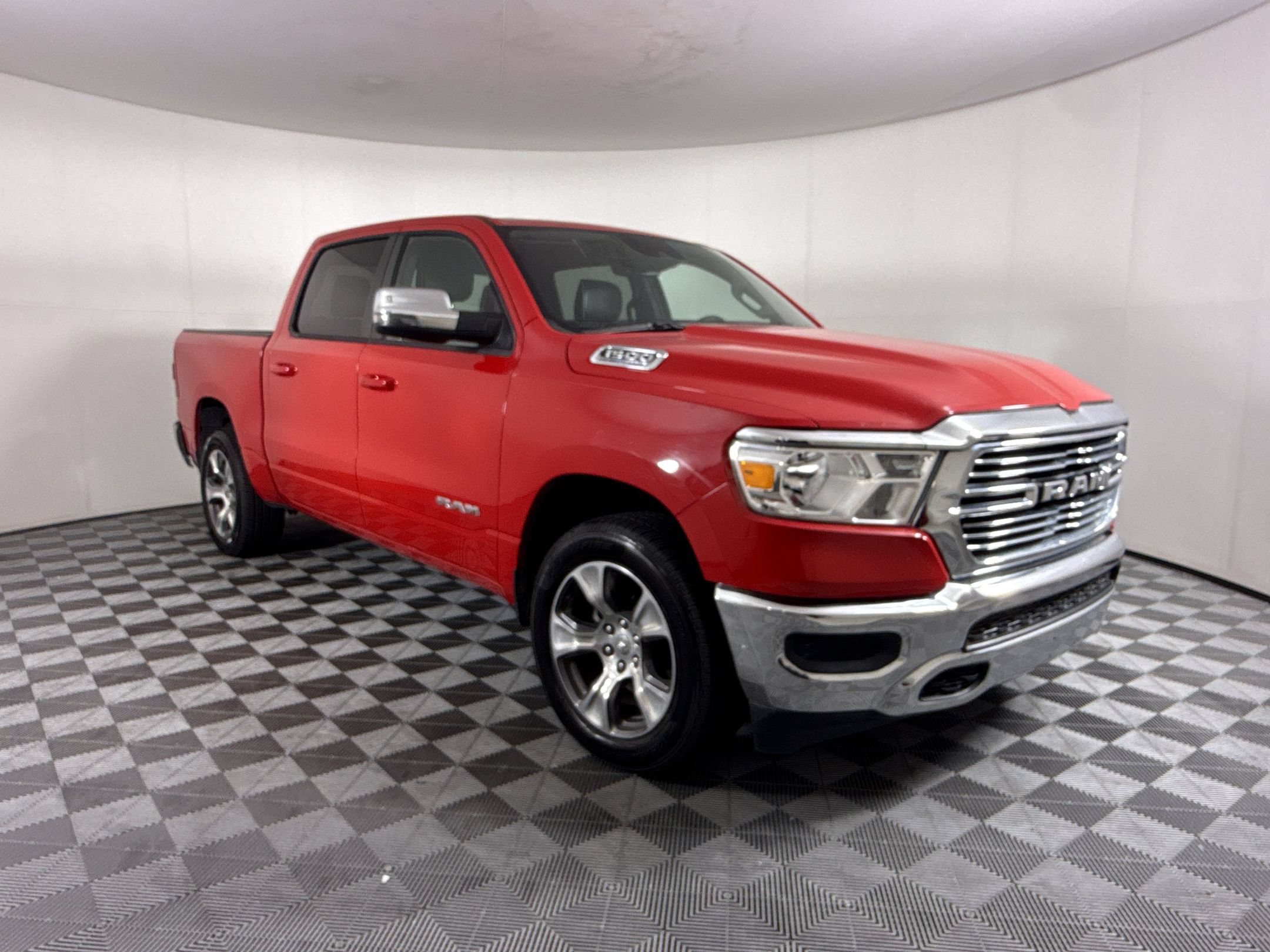 Used 2024 RAM 1500 Laramie RWD image 7