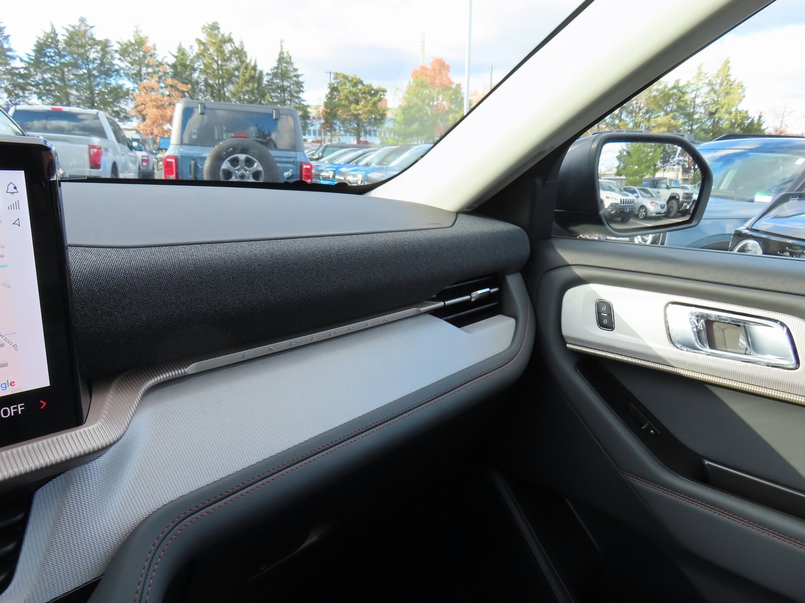 New 2026 Ford Explorer Active w/ Active Comfort Package image 11