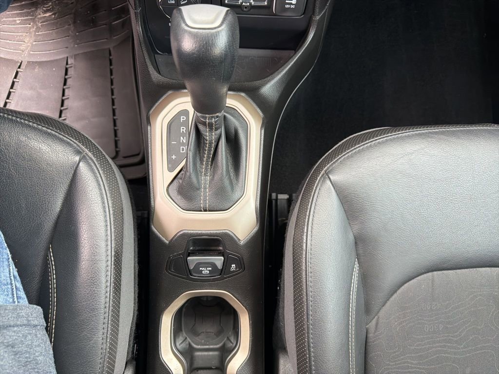 Used 2017 Jeep Renegade Trailhawk image 19