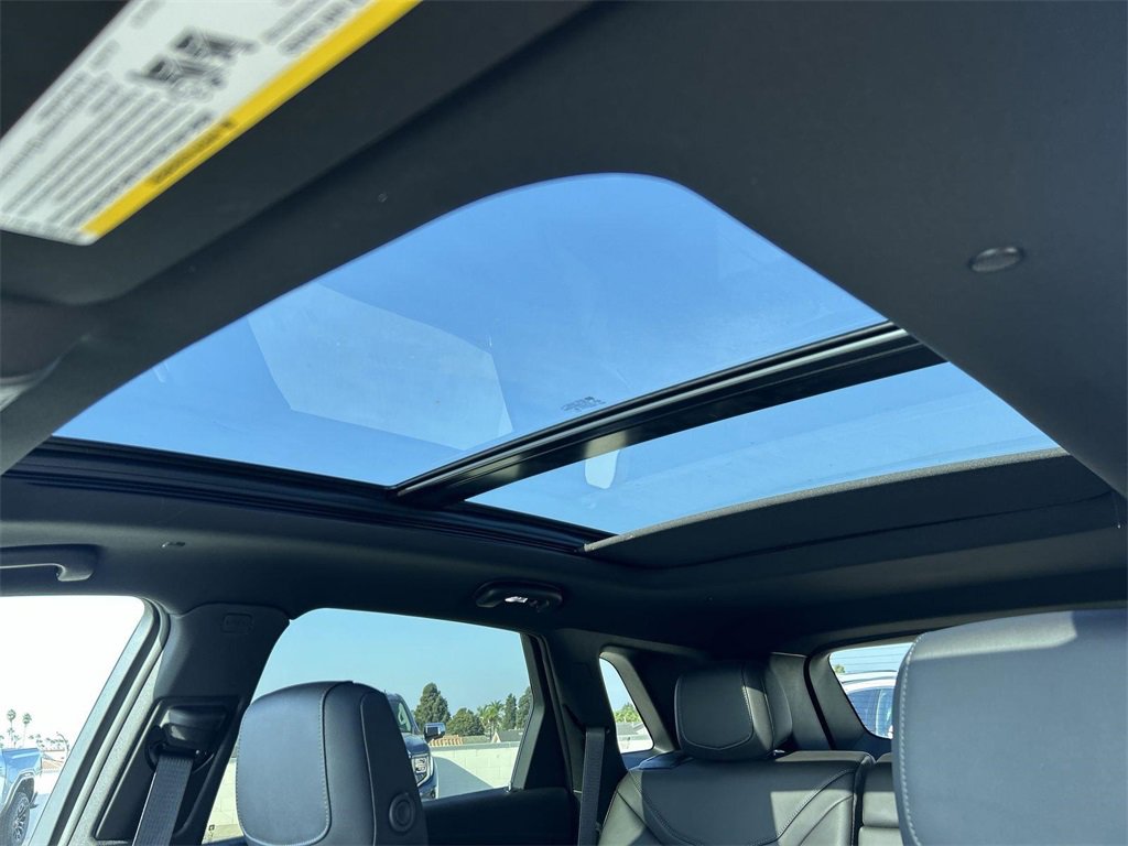 New 2025 Cadillac XT5 Premium Luxury image 6