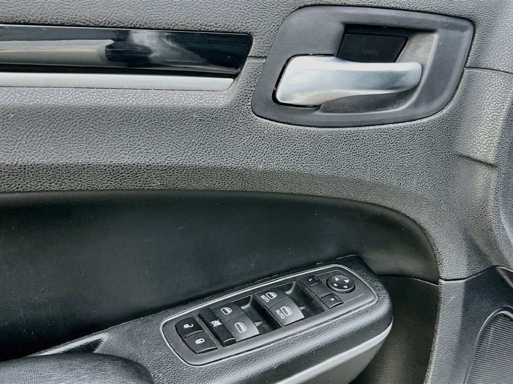 Used 2023 Chrysler 300 S RWD image 18