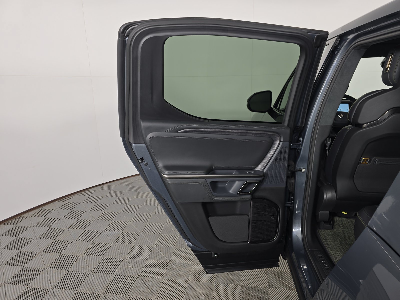 Used 2024 Rivian R1T Adventure Quad AWD/4WD image 17