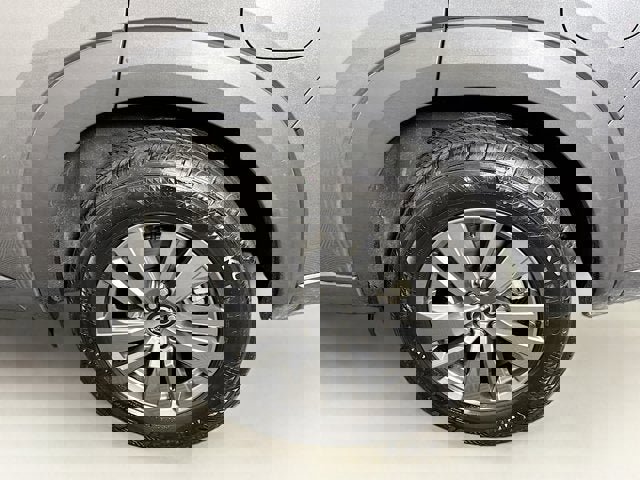 Certified 2025 Nissan Pathfinder SV image 27