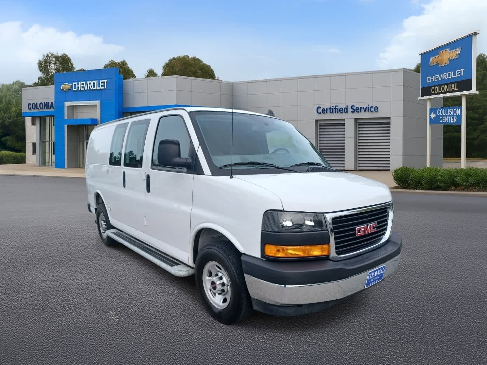 Used 2024 GMC Savana 2500 w/ Driver Convenience Package RWD image 2