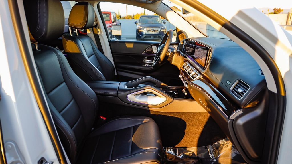 Used 2024 Mercedes-Benz GLS 450 4MATIC image 18