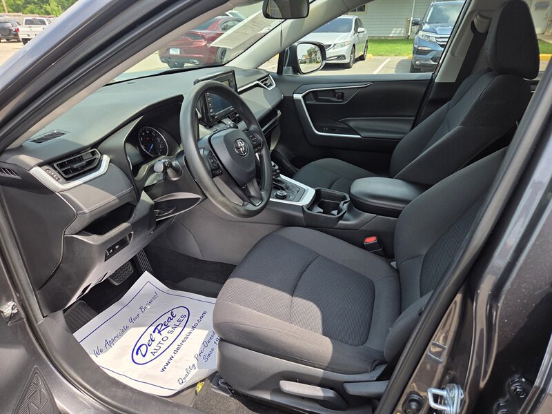 Used 2021 Toyota RAV4 LE AWD/4WD image 10